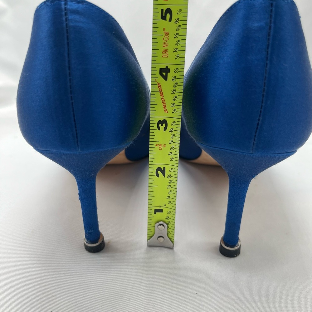 Manolo Blahnik size 39 Elegant Blue Satin Heels with Embellishments - Picture 3 of 7